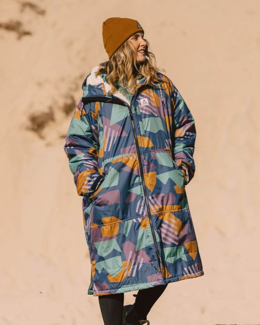 Exclusive Passenger's Waves Recycled Sherpa Lined Changing Robe Deep Blue Camo Pattern