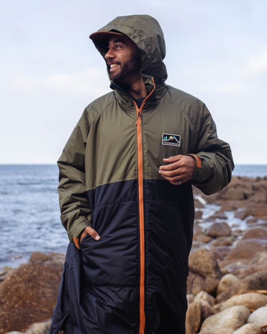 Exclusive Passenger's Roaming Recycled Sherpa Lined Changing Robe Black/Khaki