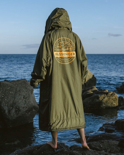 Passenger Exclusive Waves Recycled Sherpa Lined Changing Robe Khaki