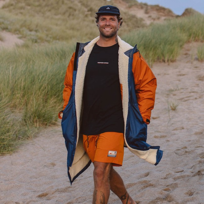 Exclusive Passenger's Roaming Recycled Sherpa Lined Changing Robe Ensign Blue/Sunrise Orange