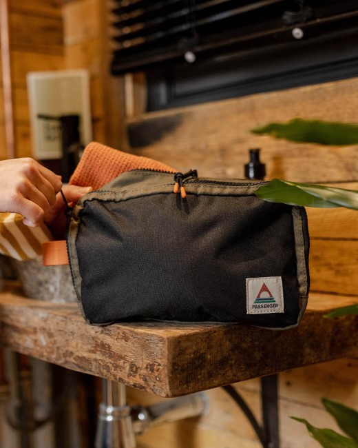 Passenger Exclusive Travel Recycled Wash Kit Black/Khaki