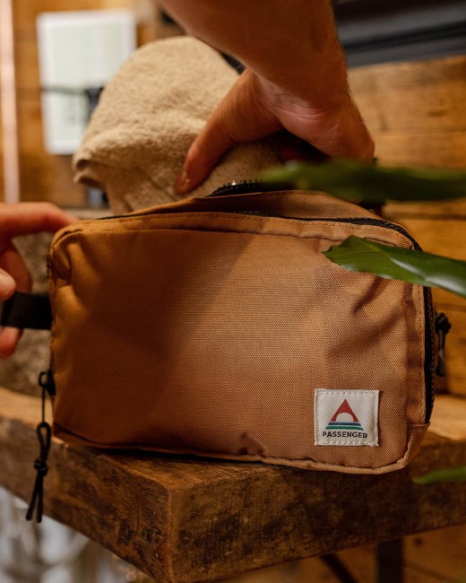 Passenger Exclusive Travel Recycled Wash Kit Golden Brown