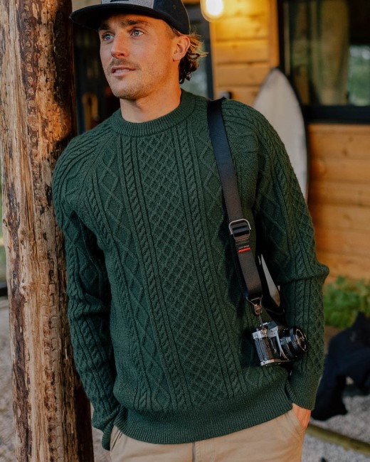 Passenger Exclusive Sandbar Cable Jumper Fir Tree
