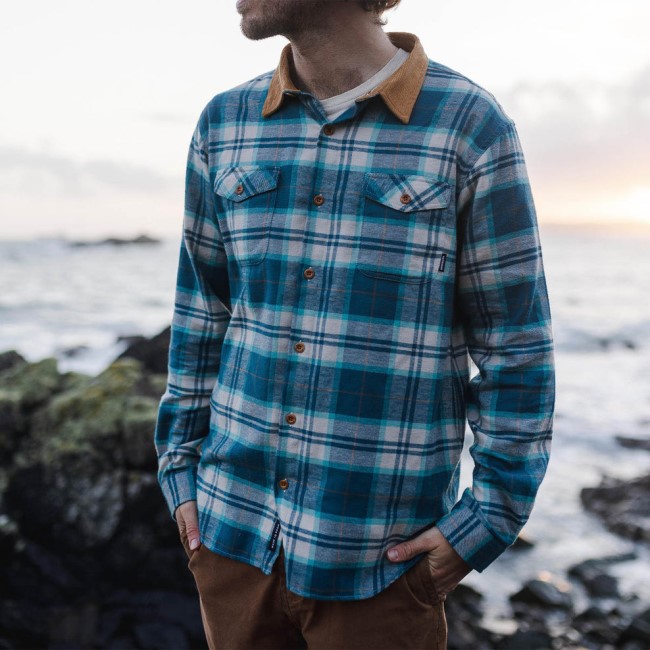 Passenger Exclusive Chipping Shirt Blue Coral/Viridian/Off White