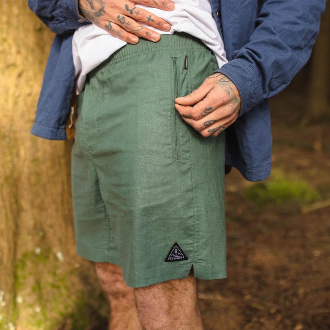 Passenger Exclusive Traveller Hemp All Purpose Short Leaf Green