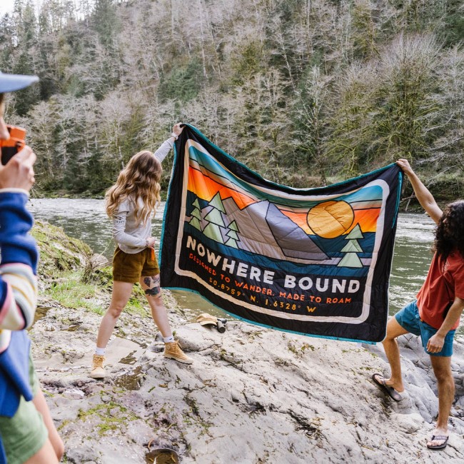 Passenger Exclusive Nomadic Recycled Sherpa Blanket Black 'Nowhere Bound' Print