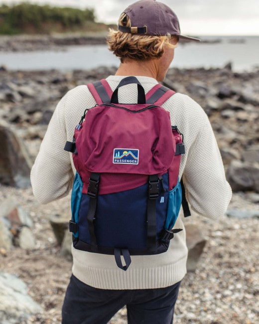 Passenger Exclusive Boondocker Recycled 26L Backpack Navy/Burgundy