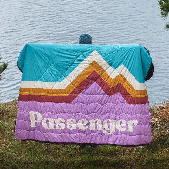 Passenger Exclusive Nomadic Recycled Sherpa Blanket Purple Mountain