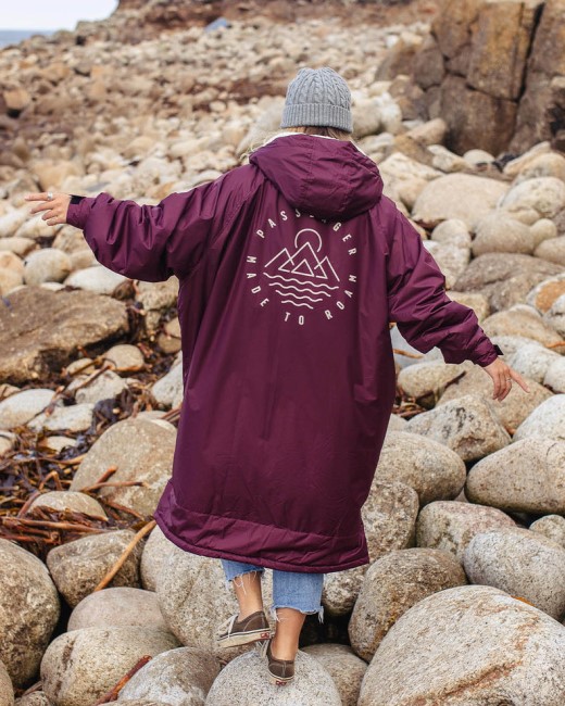 Passenger Exclusive Escapism Recycled Sherpa Lined Changing Robe Wine