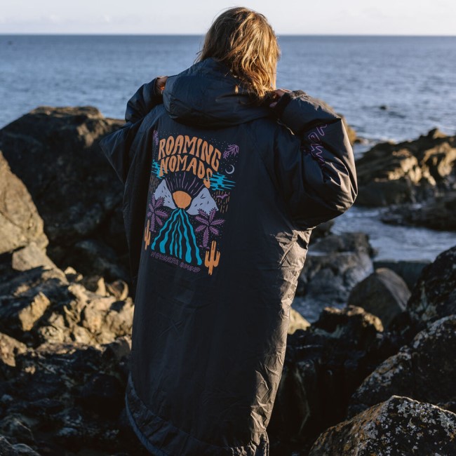 Passenger Exclusive Roaming Nomads Recycled Sherpa Lined Changing Robe Phantom