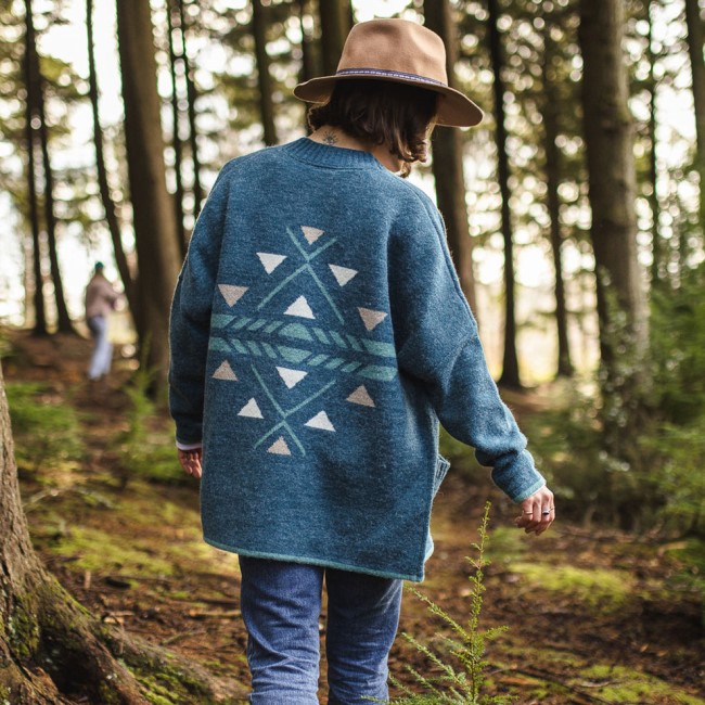 Passenger Exclusive West Coast Cardigan Blue Coral