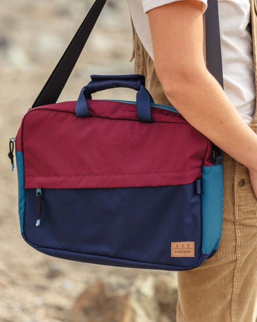 Passenger Exclusive Recycled Messenger Bag Navy/Burgundy