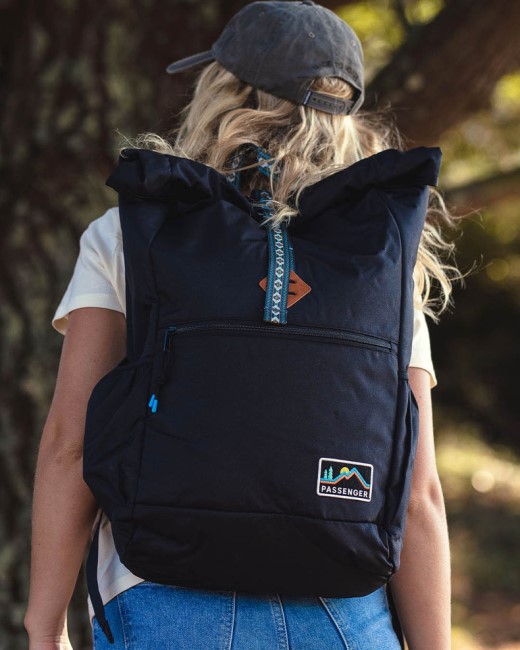Passenger Exclusive Backwoods Recycled Rolltop 32L Black